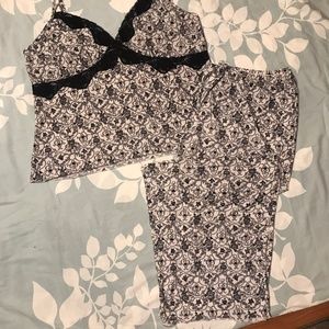 Studio Donatella 2 piece capri pajamas